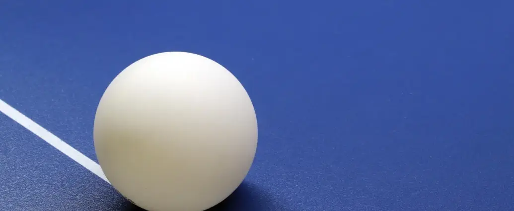 Hvor stor skal en beer pong bold være?