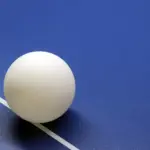 Hvor stor skal en beer pong bold være?